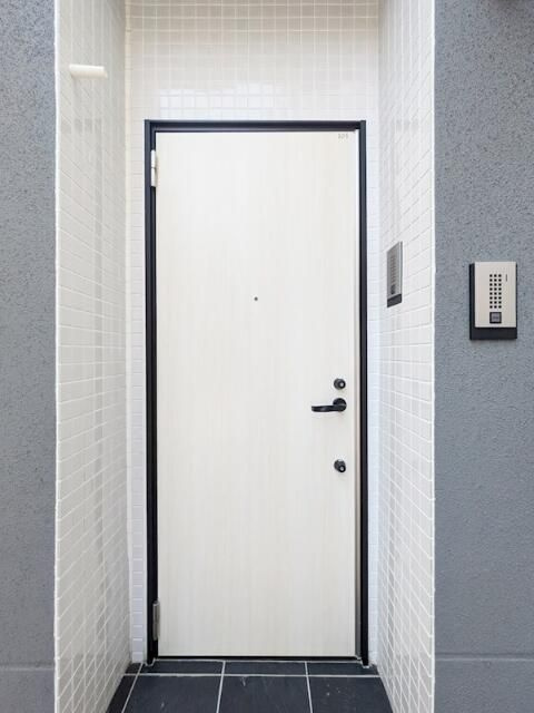 ルミドゥース目黒の玄関