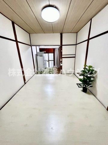 住吉区清水丘3丁目テラスハウスの居間・リビング