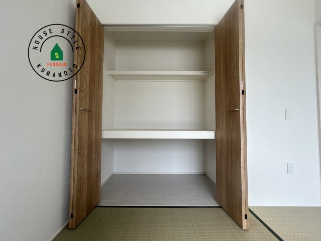 熊本市西区谷尾崎町第1-2棟（2号棟）　の内観：施工例|収納には困りません。