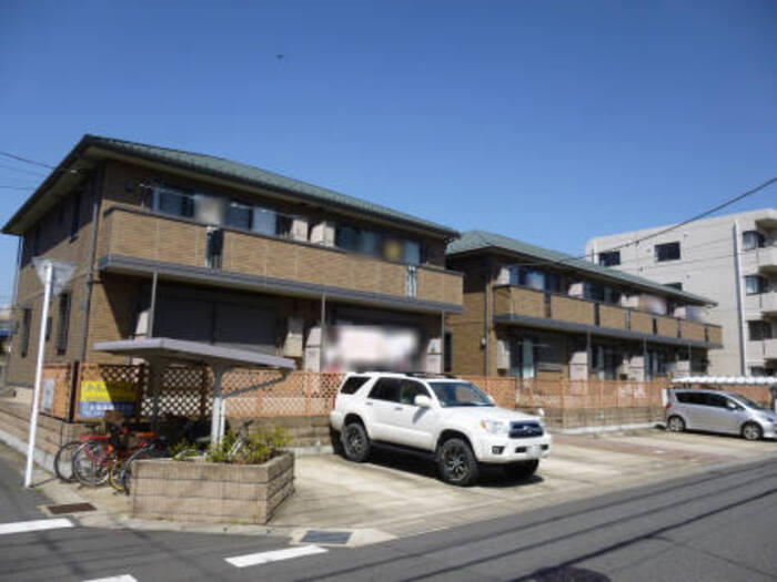 リトルステージIの外観