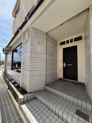 【玄関】 | ハイメゾン岡本