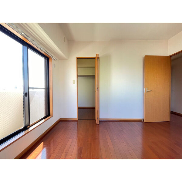 イーストフルハウスの居間・リビング