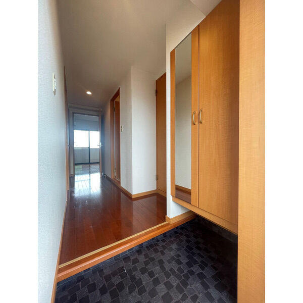 イーストフルハウスの内装