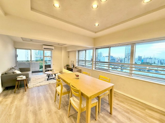 ★仲介手数料無料★パレス三條（目黒区アドレス。4路線利用可能な「目黒」駅から徒歩5分の好立地に建つヴィンテージマンションです）のキッチン