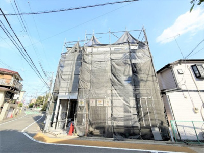 【外観】 | 【仲介手数料６５０万円が無料！！】■ＬＤＫ２５．９帖＋広々バルコニー付■１７６．７平米 | 【仲介手数料６５０万円が無料！！】
■桜新町駅１２分
■プレミアムデザインハウス
■角地につき陽当り良好
■１７６．７平米
■２５．９帖のＬＤＫに広々としたバルコニー付き
■省エネ性能ラベル