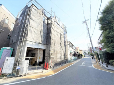 【外観】 | 【仲介手数料６５０万円が無料！！】■ＬＤＫ２５．９帖＋広々バルコニー付■１７６．７平米 | 【仲介手数料６５０万円が無料！！】
■桜新町駅１２分
■プレミアムデザインハウス
■角地につき陽当り良好
■１７６．７平米
■２５．９帖のＬＤＫに広々としたバルコニー付き
■省エネ性能ラベル