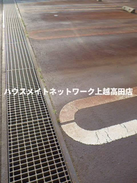 ニュイ・リウースＢの駐車場|消雪付駐車場