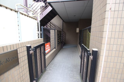 建物入口です。