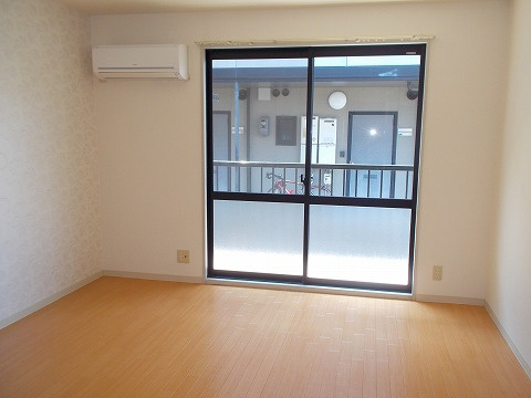 コロニーK Aの居間・リビング