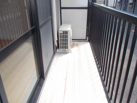 コロニーK Aのバルコニー