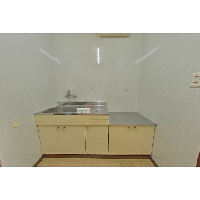 中川原3丁目貸家のキッチン
