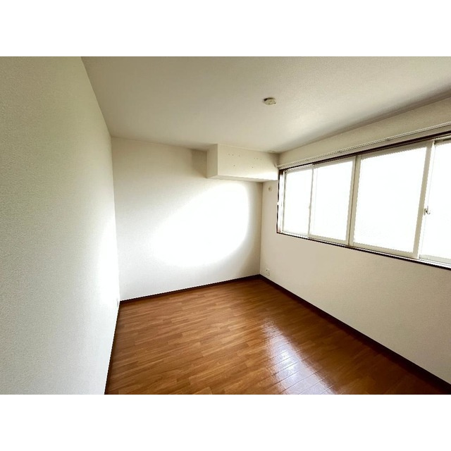 カインド・リバレインのその他