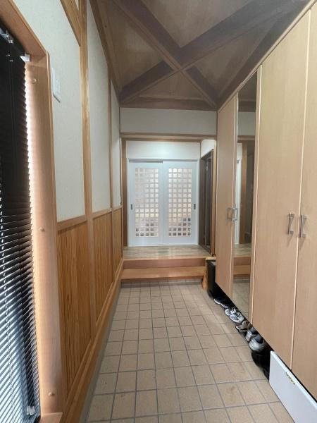 鳥取県倉吉市小田　中古戸建の玄関