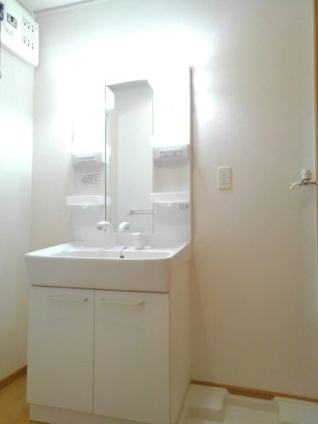 レスコアーヌの洗面所|スペースが確保できる洗面所です