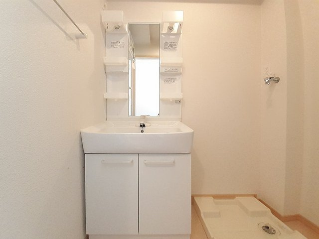 プレシャス　手屋の洗面所|ゆったりとスペースのある洗面所