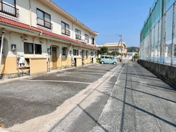 【駐車場】