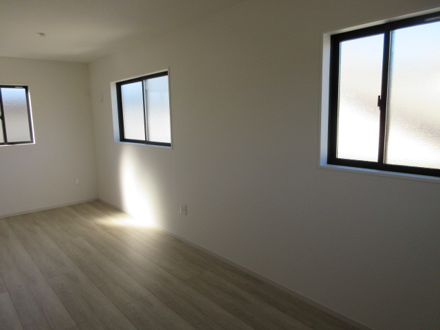 【仲介手数料無料】新築戸建　熊谷市別府2-66（全1棟）の洋室