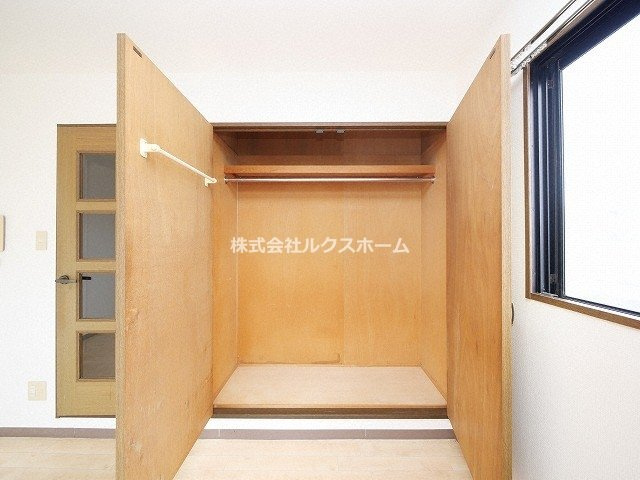 末広13番館の収納