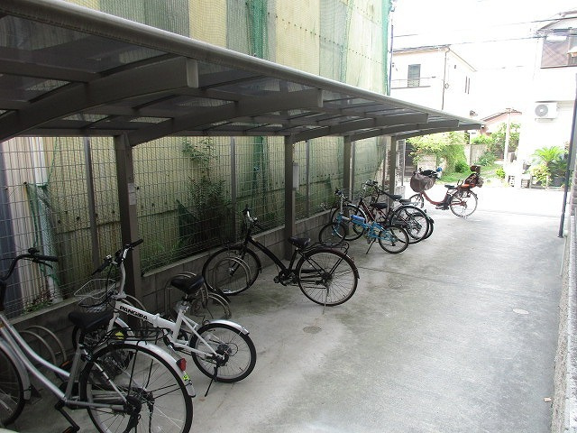 メゾン　シュシュのその他共用部分|★屋根付き自転車駐輪場★