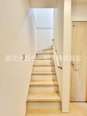【その他】 | 富士宮市宮原 新築一戸建て 2号棟 | 階段です