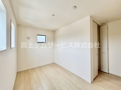 【洋室】 | 富士宮市宮原 新築一戸建て 2号棟 | 5.9帖の洋室です