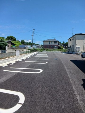 グラン　ルミエール　Ⅰの駐車場