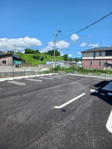 グラン　ルミエール　Ⅱの駐車場