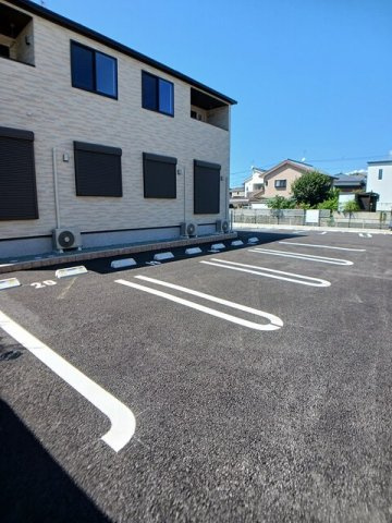 グラン　ルミエール　Ⅱの駐車場