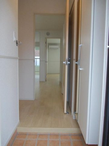 レーヴ　Ⅵの玄関