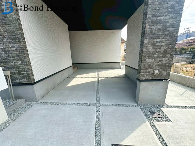 JR西明石駅徒歩5分・小中学校徒歩15分圏内の好立地　西明石西町のバルコニー