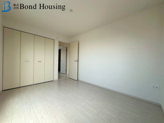 JR西明石駅徒歩5分・小中学校徒歩15分圏内の好立地　西明石西町の洋室