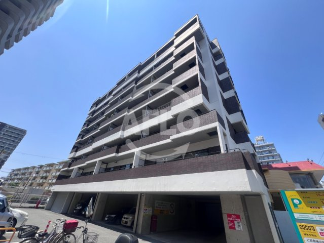 ユンヌ・ホワイエの外観