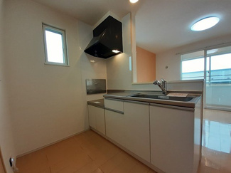 【キッチン】 | メゾン早坂　壱番館 | キッチンでお料理をお楽しみください