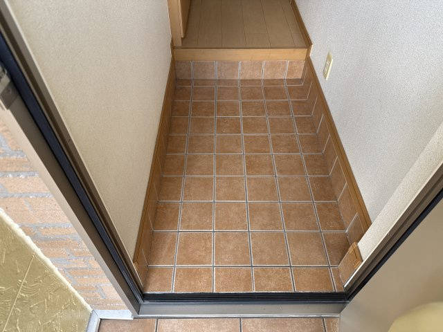 ワイズ　コンブリオの玄関