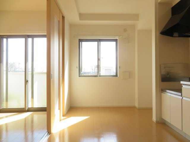 サンリット　レジデンス　社の居間・リビング