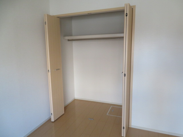 サンリット　レジデンス　社の収納