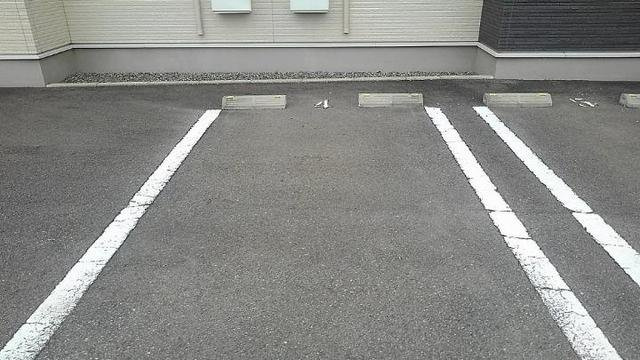 サンリット　レジデンス　社の駐車場