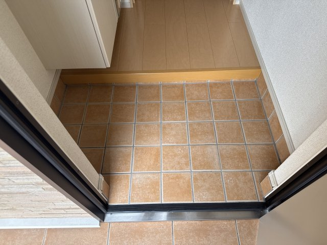 サニー青山の玄関