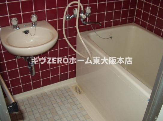 アンヘルム杭全の浴室