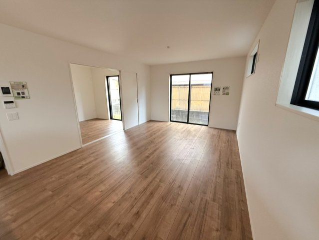 岡山市南区大福　2期の居間・リビング|◆別角度からのLDKの様子です。