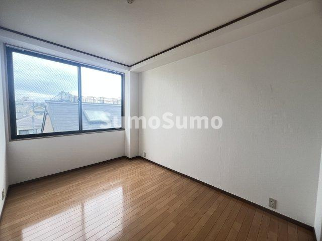 アールズコートの寝室