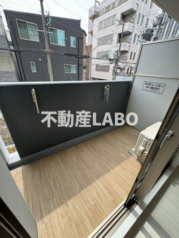 エスリード弁天町ルシェンテのバルコニー