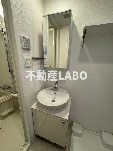 エスリード弁天町ルシェンテの洗面所