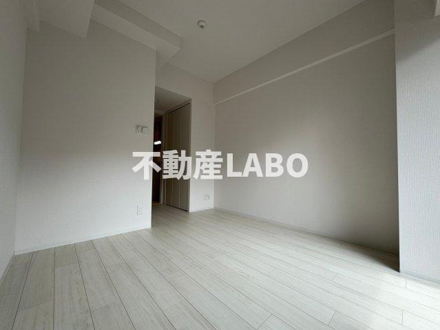 エスリード弁天町ルシェンテの洋室