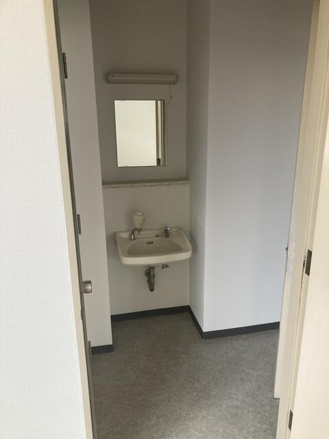 髙岩ビル　2F(西側)の居間・リビング