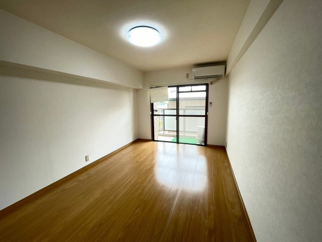 パルコート明ケ島の居間・リビング