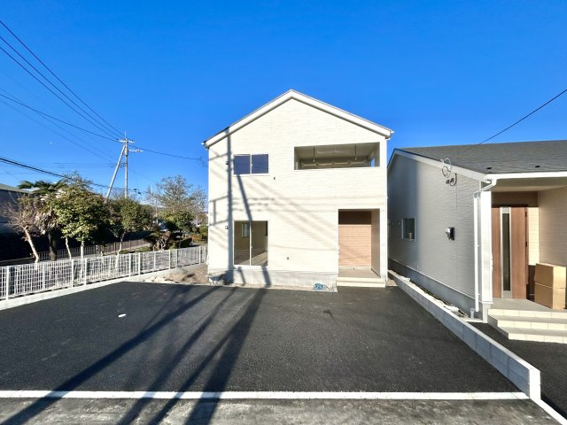【新築戸建】高崎市下里見町第1　の外観|■外観（1号棟）｜閑静な住宅街で始める新しい暮らし♪開放的な毎日をあなたへ(^^♪
