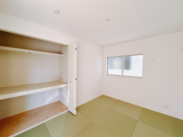 【新築戸建】高崎市下里見町第1　の和室|■1階和室（1号棟）｜和室でしか味わえない畳ならではの香りや素材で和のやすらぎを感じてください♪休日はお子様とお昼寝するのにも最適です！