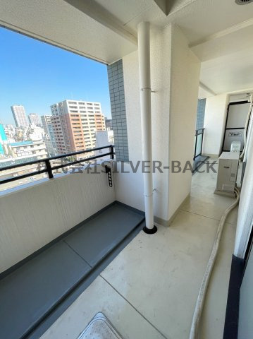 グラスホッパーのバルコニー