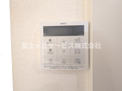 【発電・温水設備】 | 浜松市中央区寺脇町 3期 新築一戸建て | 温水設備です